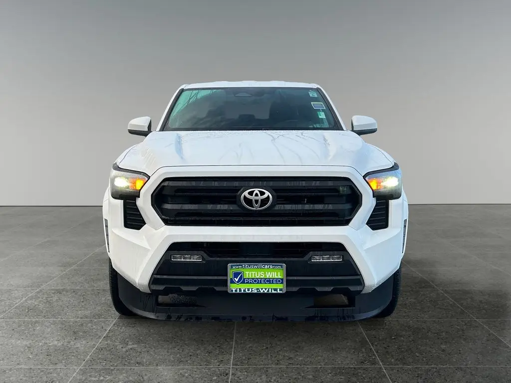 2024 Toyota Tacoma SR5 photo 2