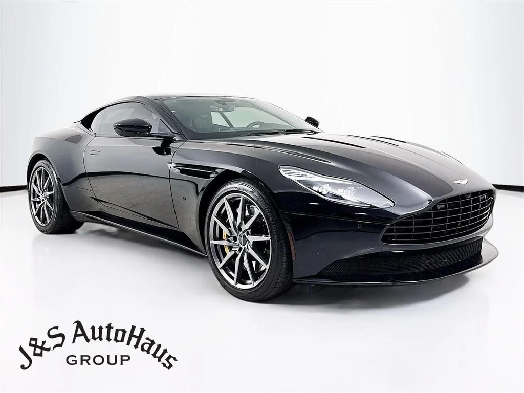 2017 Aston Martin DB11 Base's photo