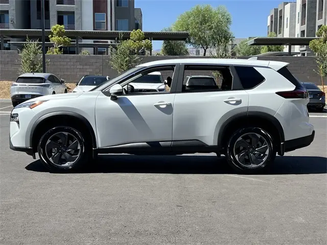2026 Nissan Rogue SV photo 2