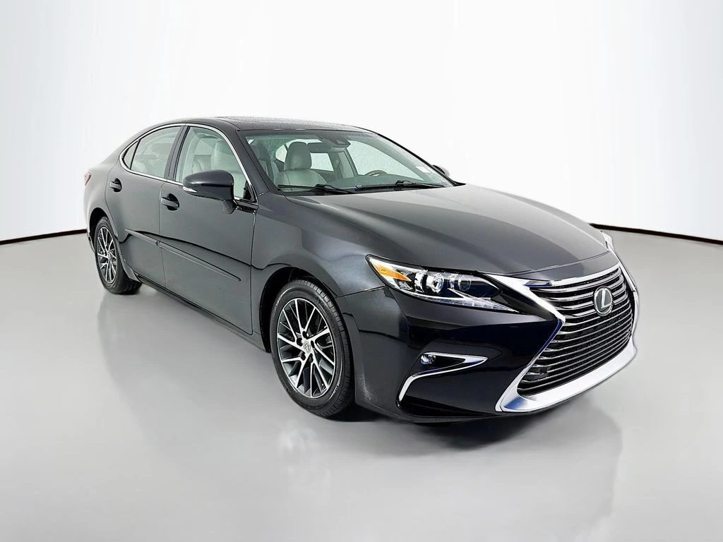 2017 Lexus ES 350 350's photo