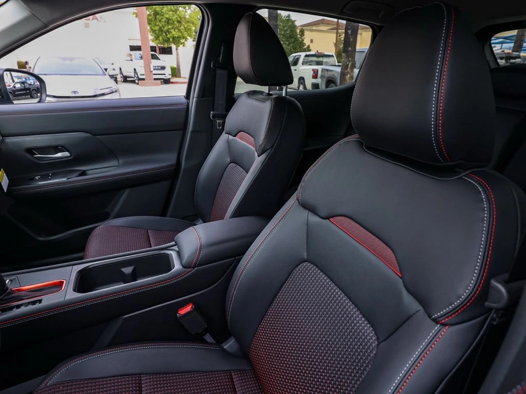 2026 Nissan KICKS SR - Photo 14