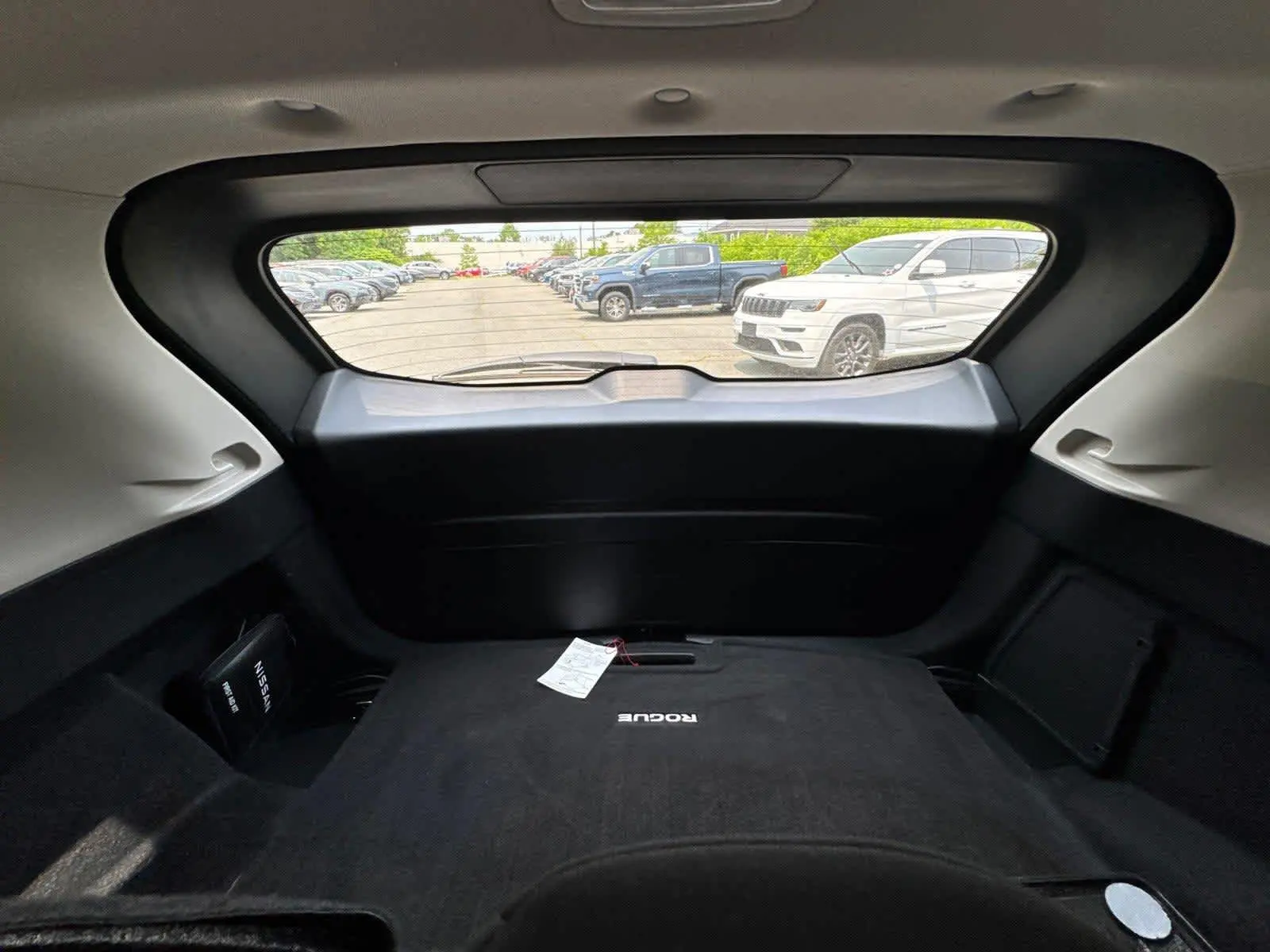 2023 Nissan Rogue SV photo 36