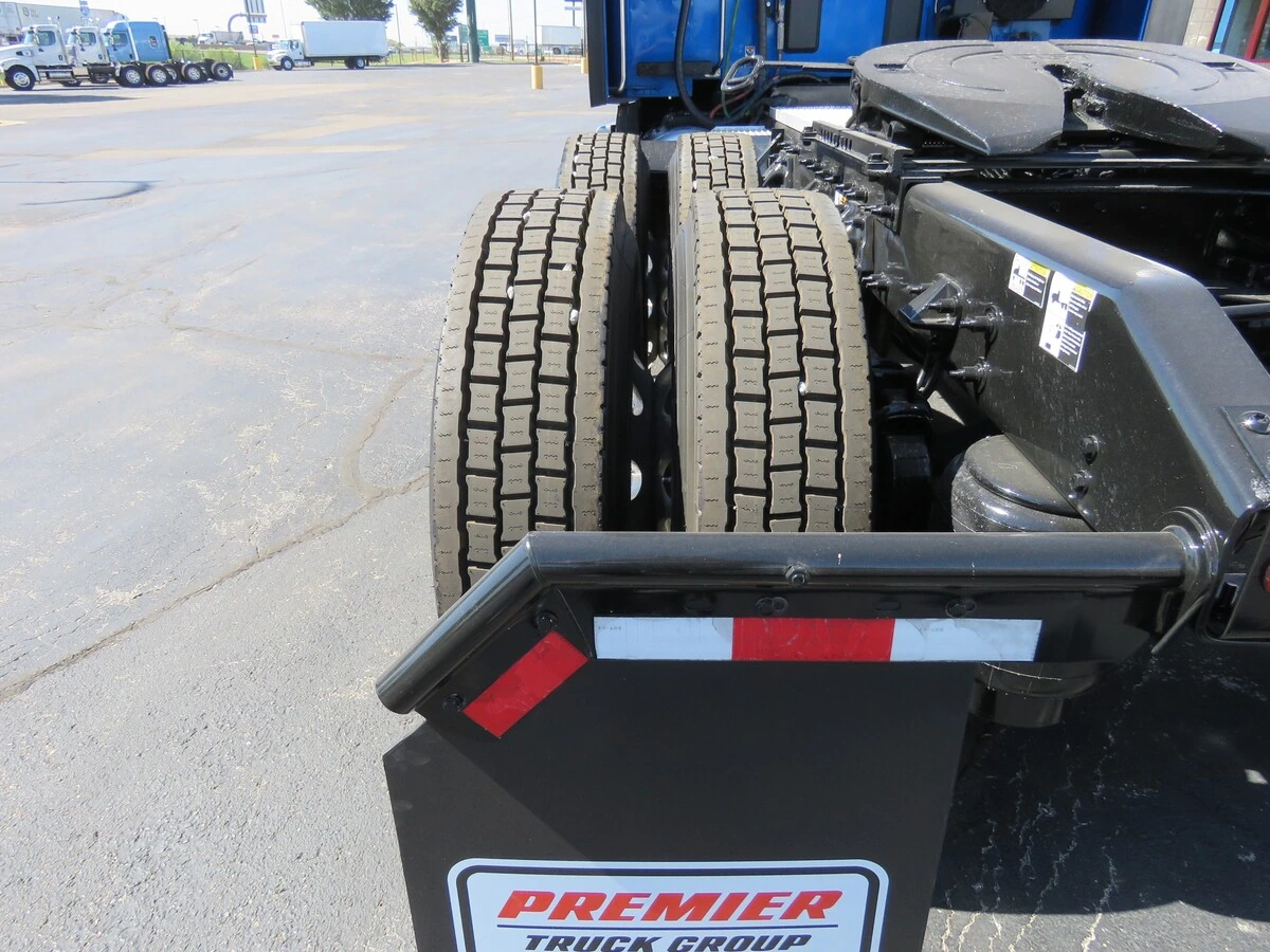 2023 Peterbilt 579 — photo 4