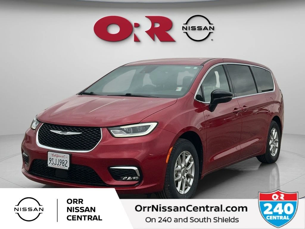 2025 Chrysler Pacifica Select