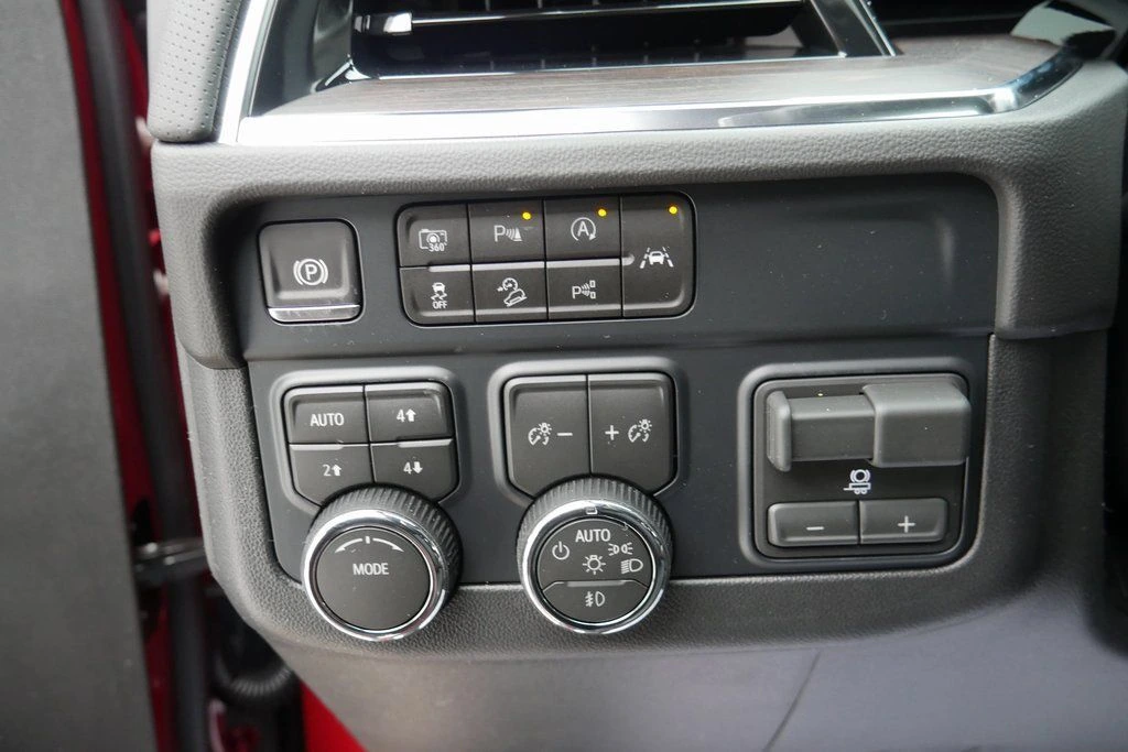 2026 Chevrolet Suburban Premier - Photo 10