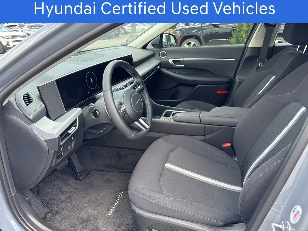 2025 Hyundai Sonata SE photo 9