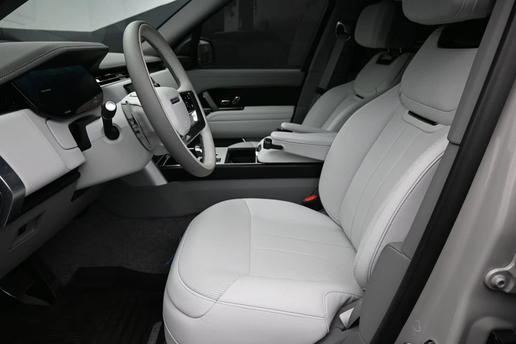 2025 Land Rover Range Rover SV - Photo 16