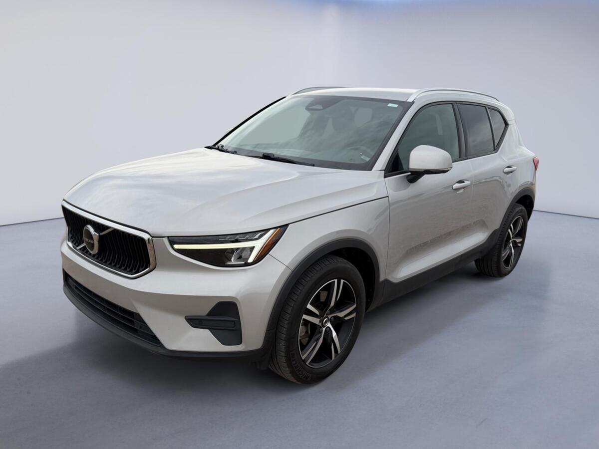 2023 Volvo XC40 B5 Core