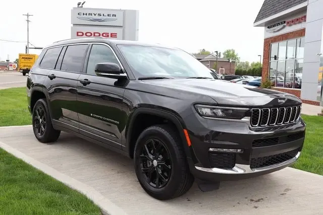 Used 2022 Jeep Grand Cherokee L Limited with VIN 1C4RJKBG8N8522765 for sale in Aurora, OH