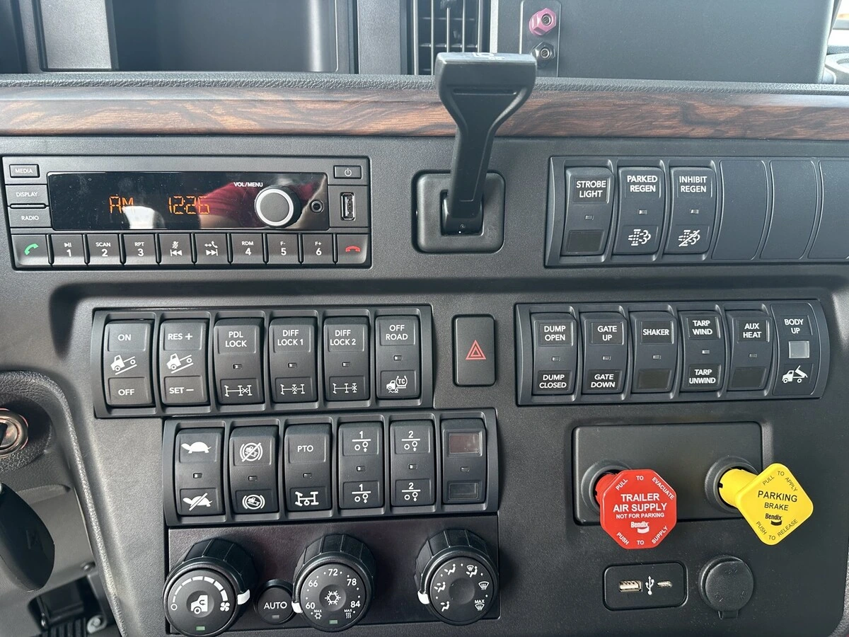 2027 International HX in Wausau, WI — photo 6