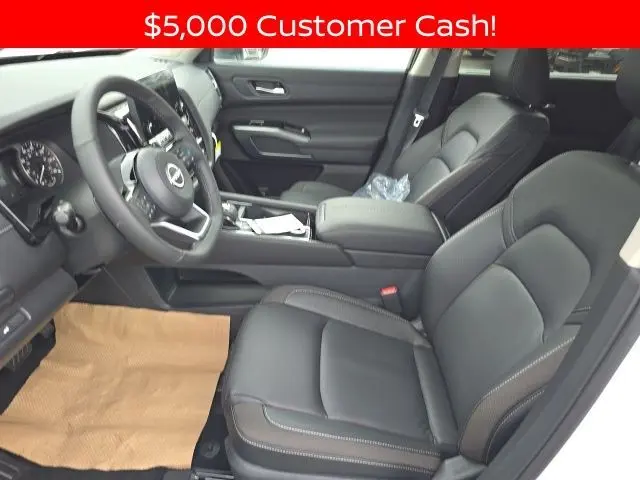 2025 Nissan Pathfinder SL photo 4