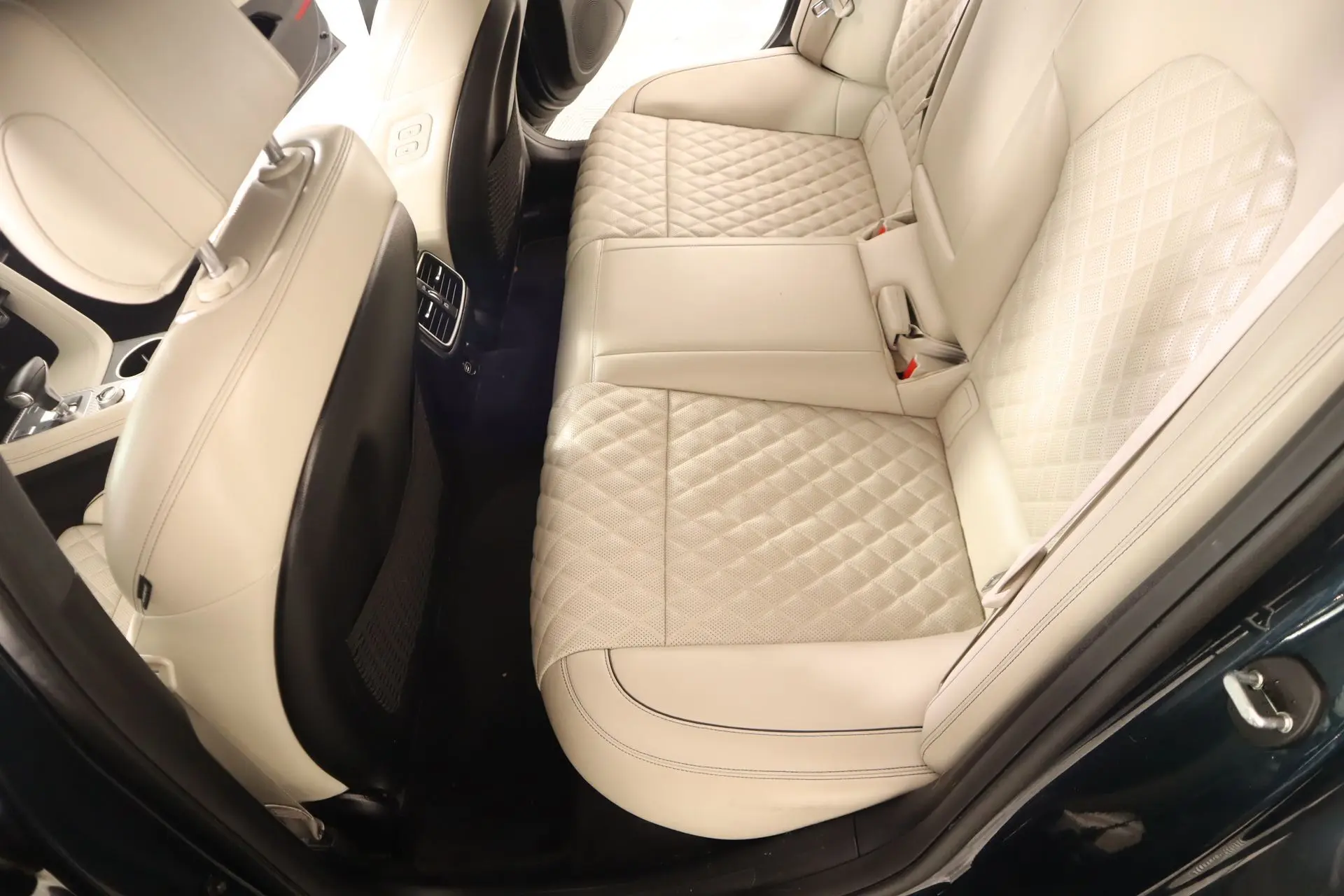 2023 Genesis G70 3.3T photo 11