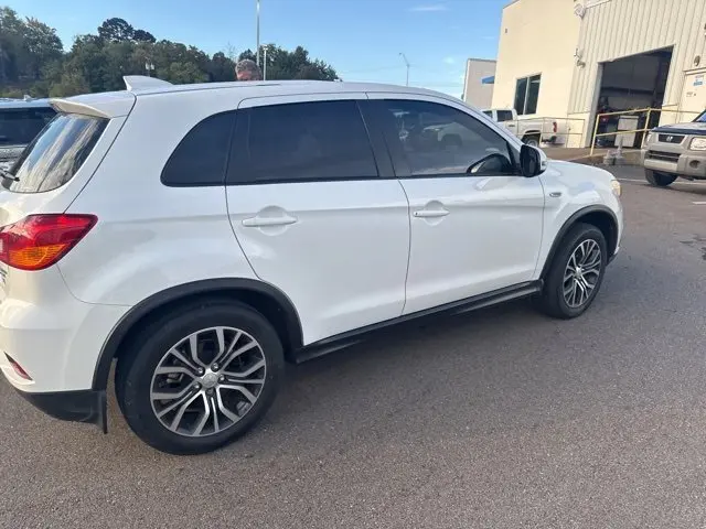 2019 Mitsubishi Outlander Sport SE photo 4