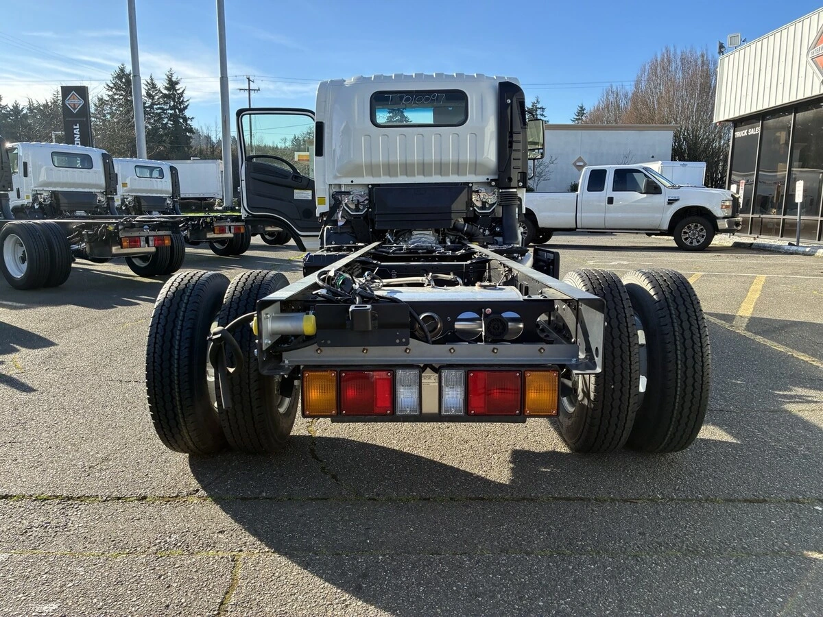 2026 Isuzu NRR — photo 4