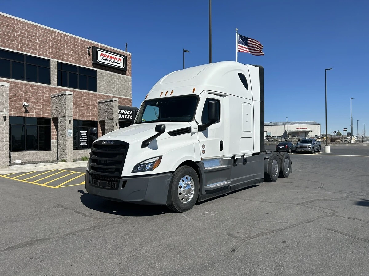 2026 Freightliner Cascadia - image 1