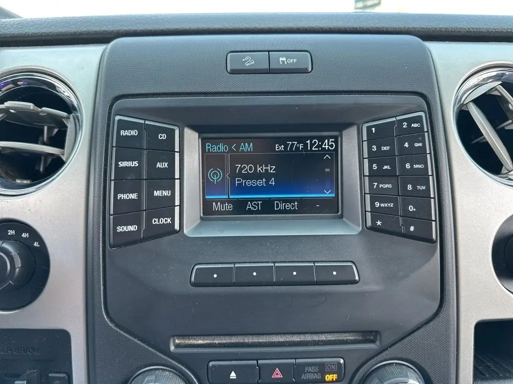 2014 Ford F-150 XLT photo 24