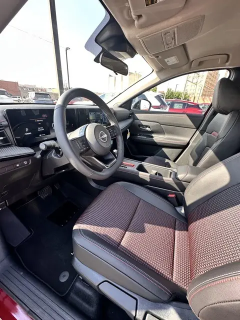 2026 Nissan Kicks SR photo 22