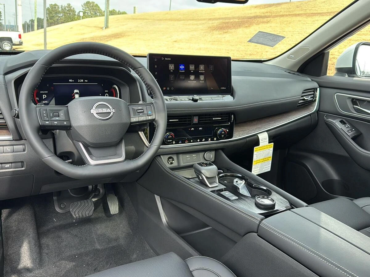 2026 Nissan Rogue Platinum - Photo 16