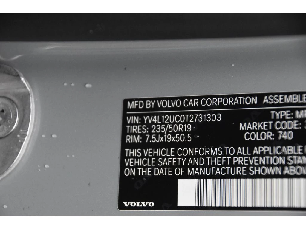 2026 Volvo - image 27