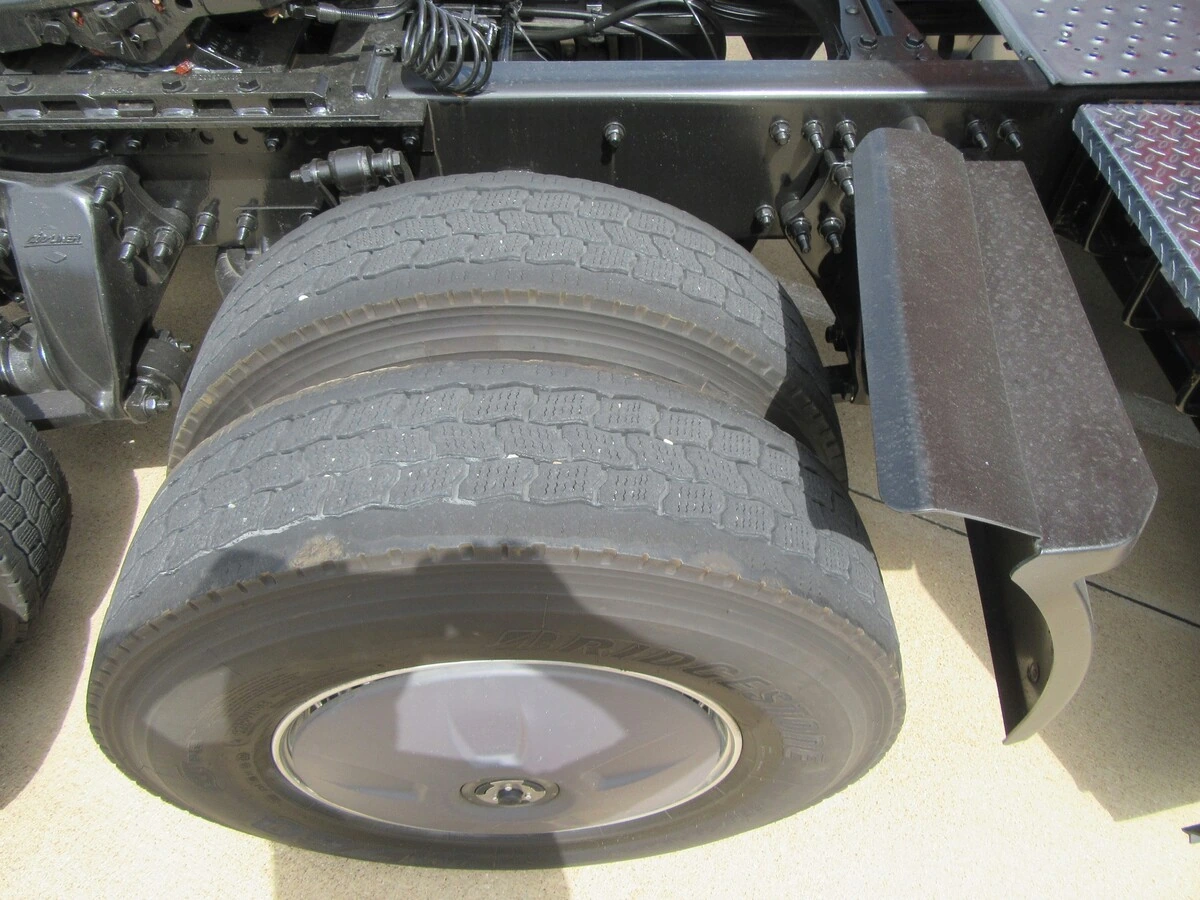 2022 Freightliner Cascadia - image 14