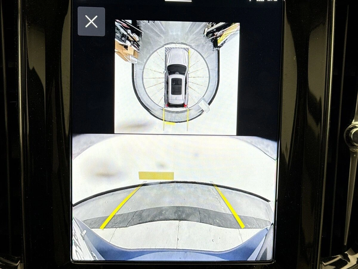 2025 Volvo - image 10