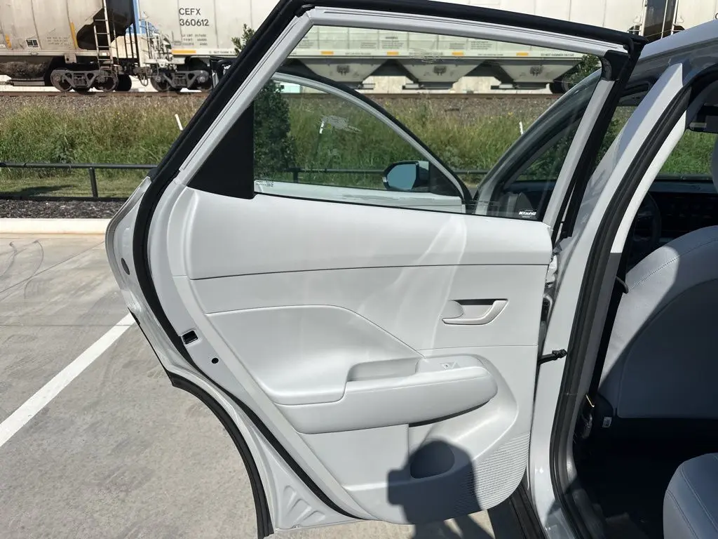 2026 Hyundai Kona SE photo 17