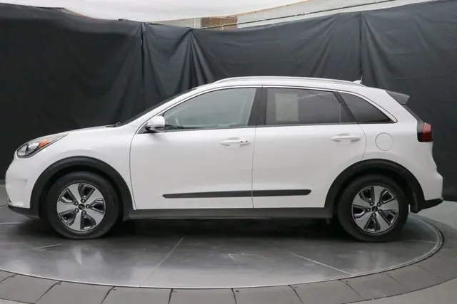 2019 Kia Niro EX Touring S photo 9