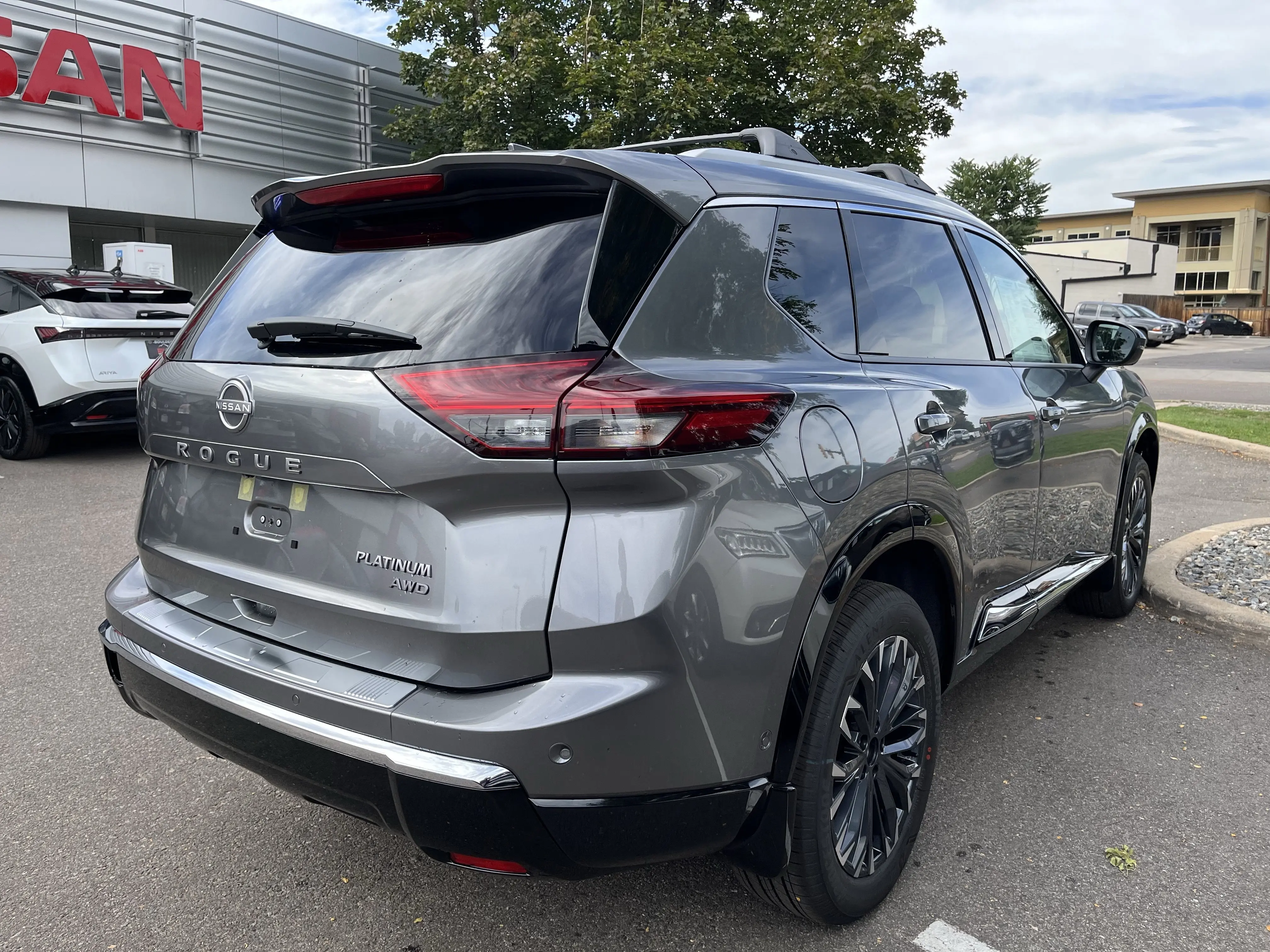 2026 Nissan Rogue Platinum photo 5