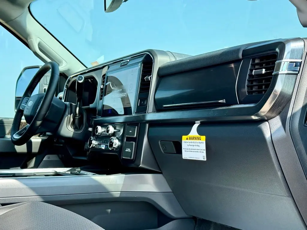 2025 Ford F-250 photo 18