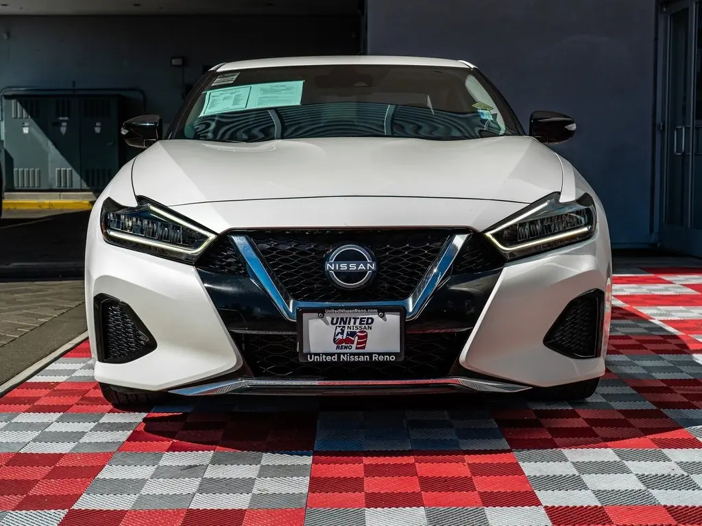 2023 Nissan Maxima SV photo 6