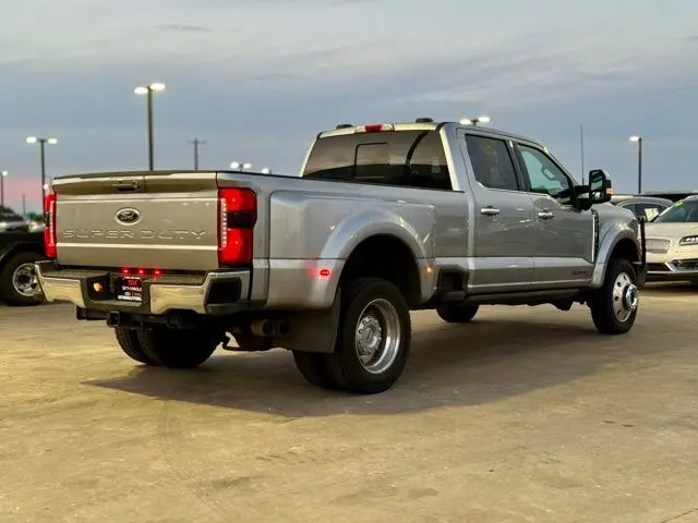 2023 Ford F-450 photo 2