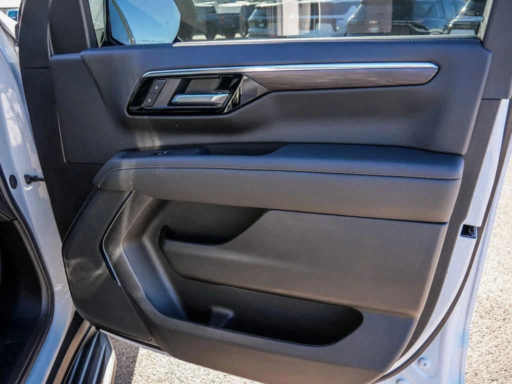 2026 Chevrolet Suburban LS - Photo 17
