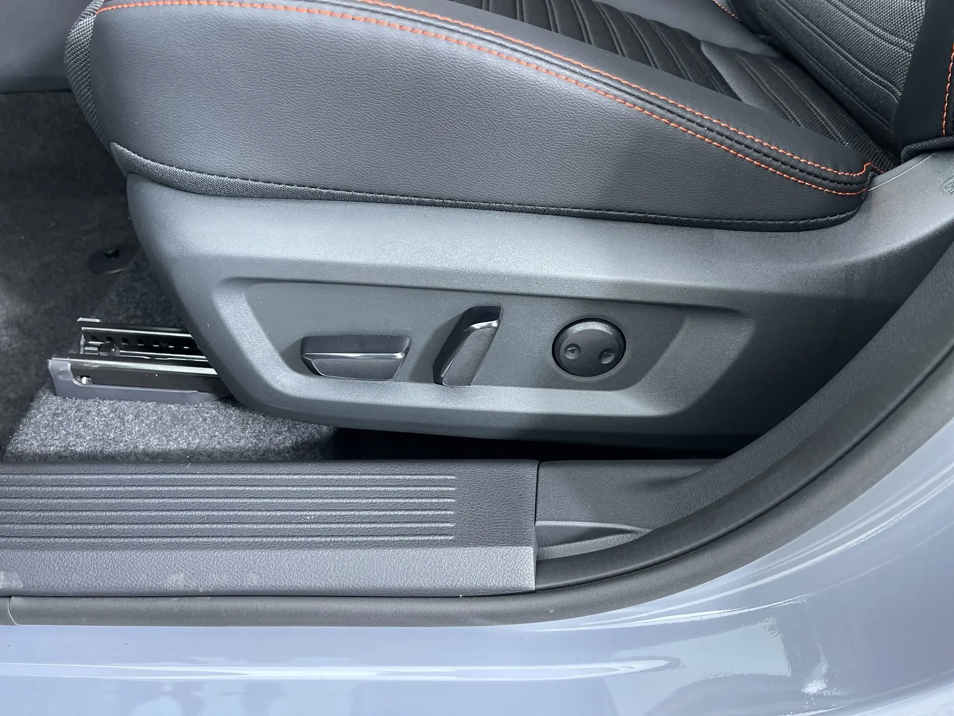 2026 Nissan Rogue SV photo 10