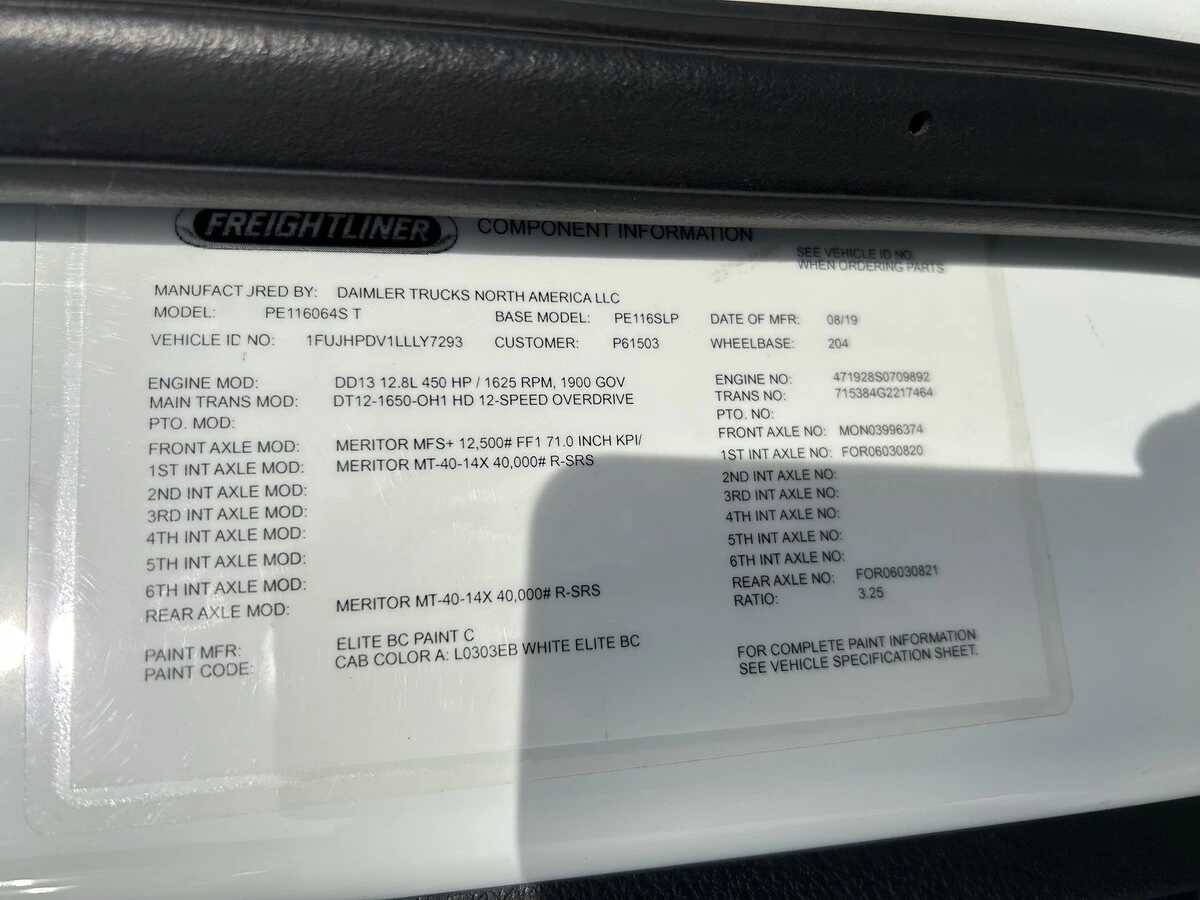 2020 Freightliner Cascadia - image 27