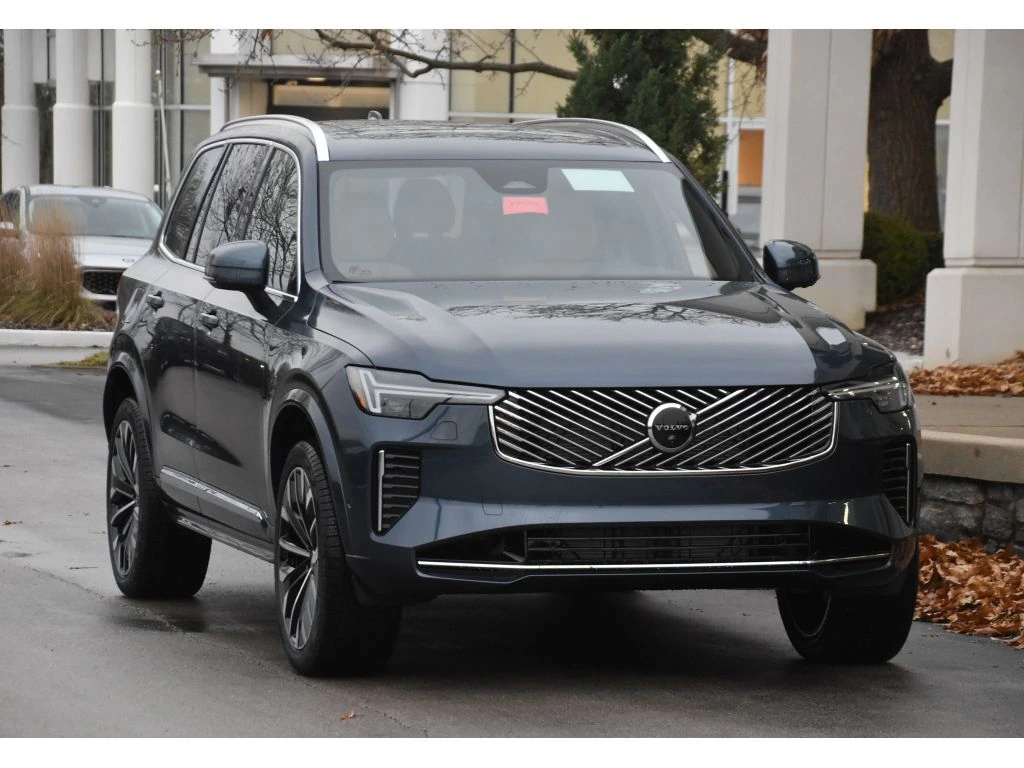 2026 Volvo - image 2