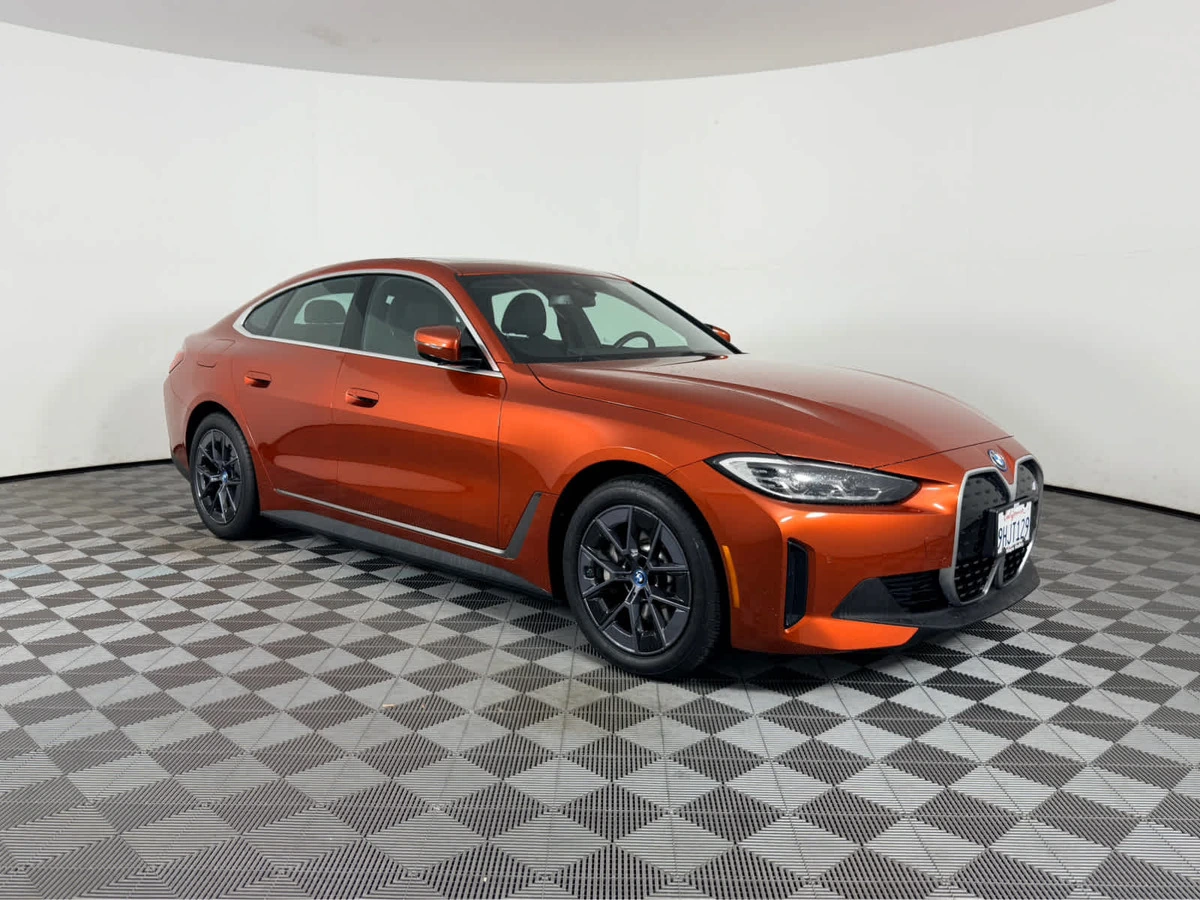 2023 BMW i4 eDrive35's photo