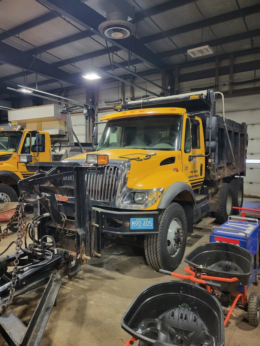 2005 International - image 6