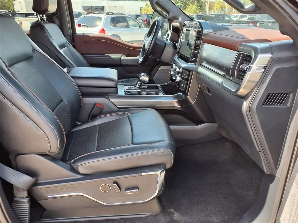 2023 Ford F-150 Lariat photo 13