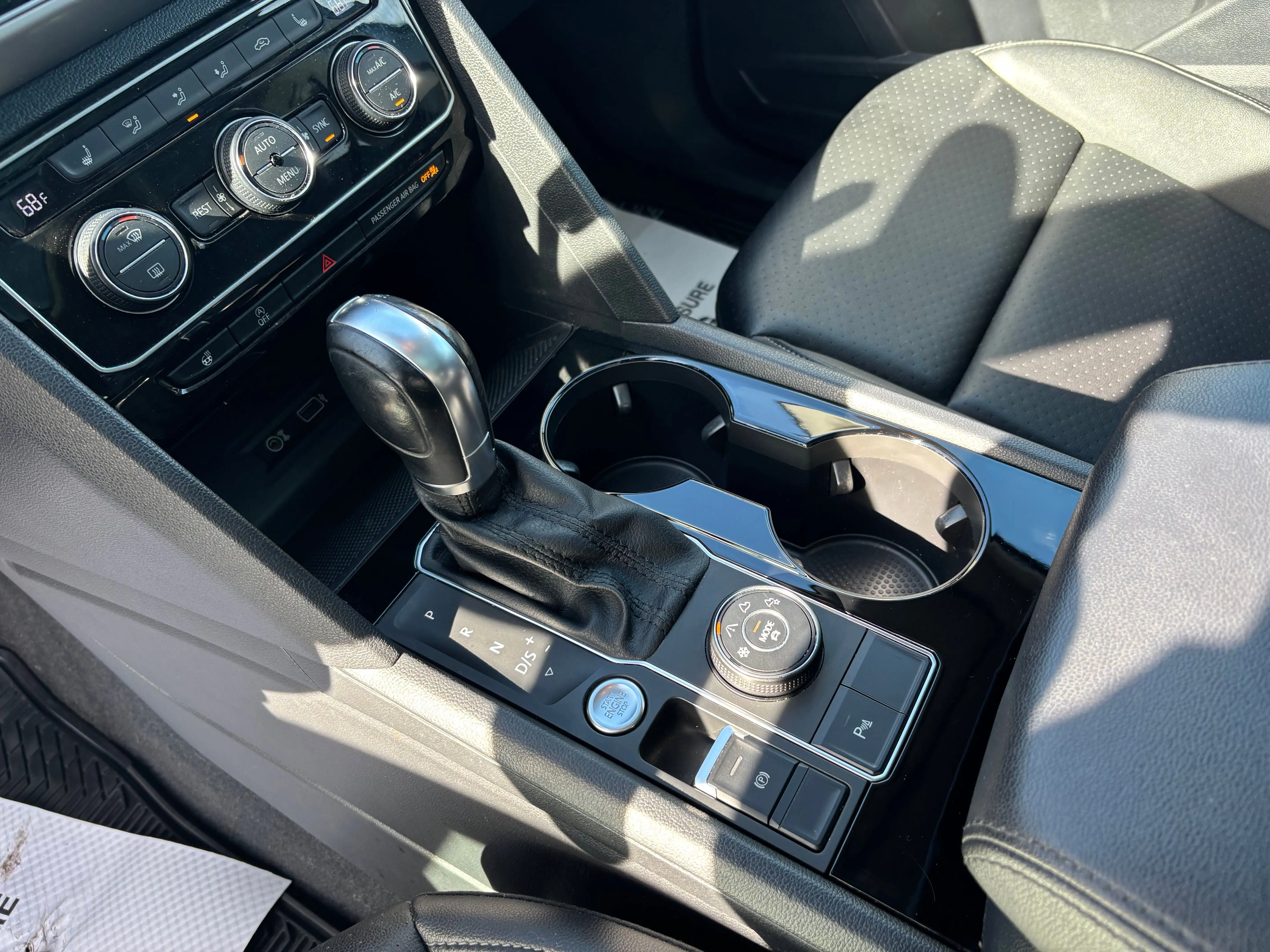 2019 Volkswagen Atlas V6 SEL R-Line photo 4