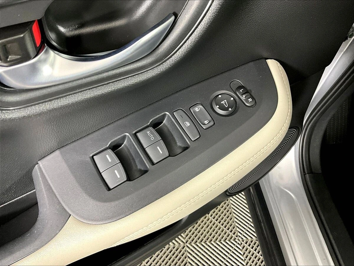 2025 Honda HR-V LX - Photo 37