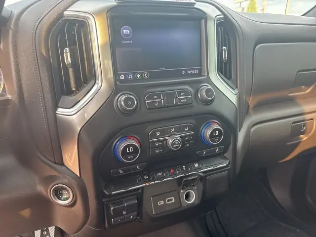 2021 Chevrolet Silverado 1500 LT photo 18