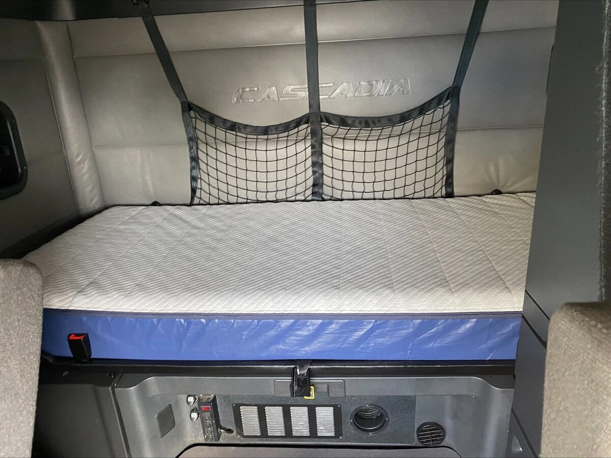 2022 Freightliner Cascadia - image 15