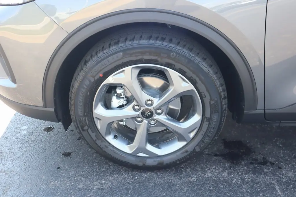 2026 Ford Escape ST-Line photo 18