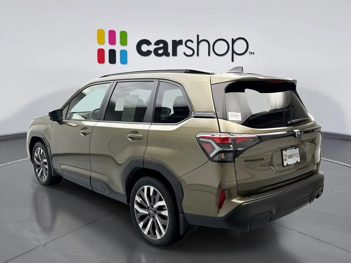 2025 Subaru Forester Touring photo 3