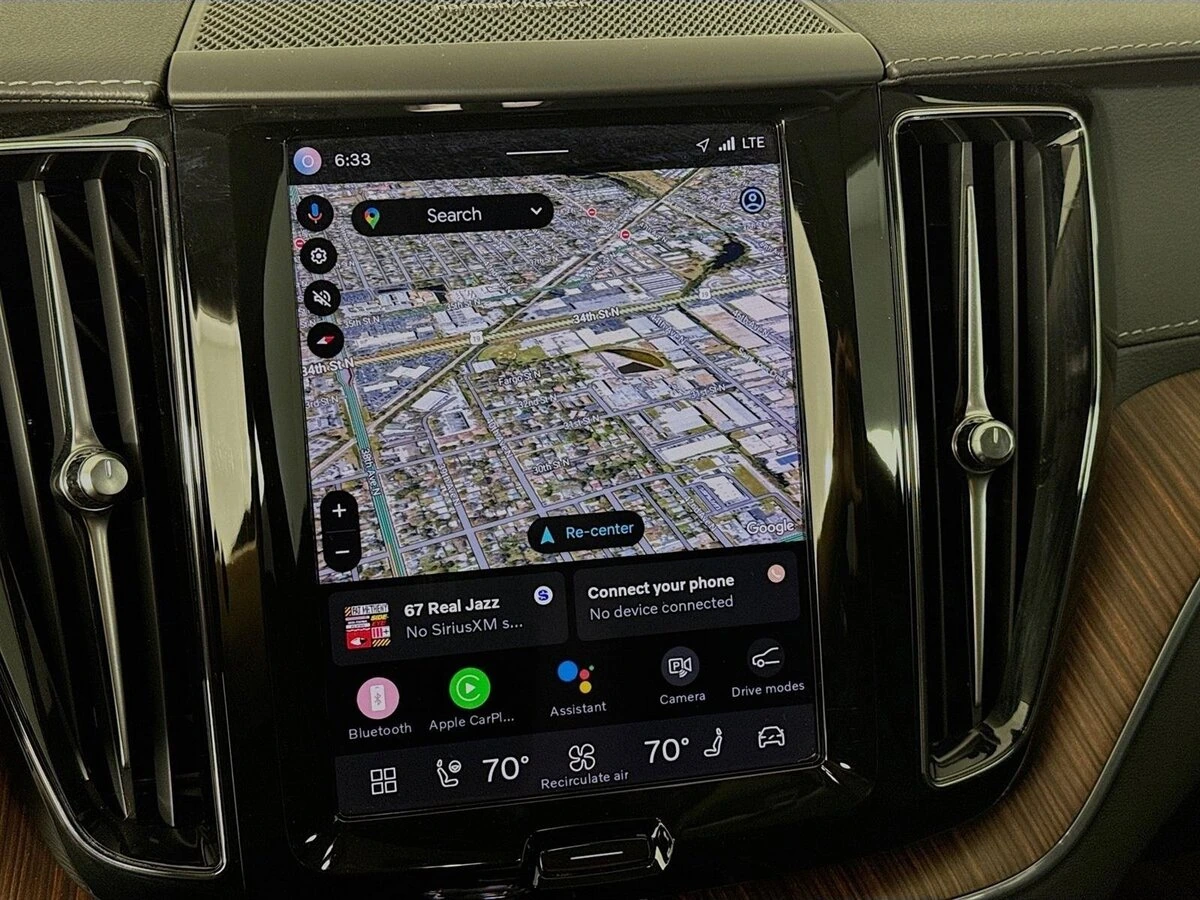 2023 Volvo - image 16