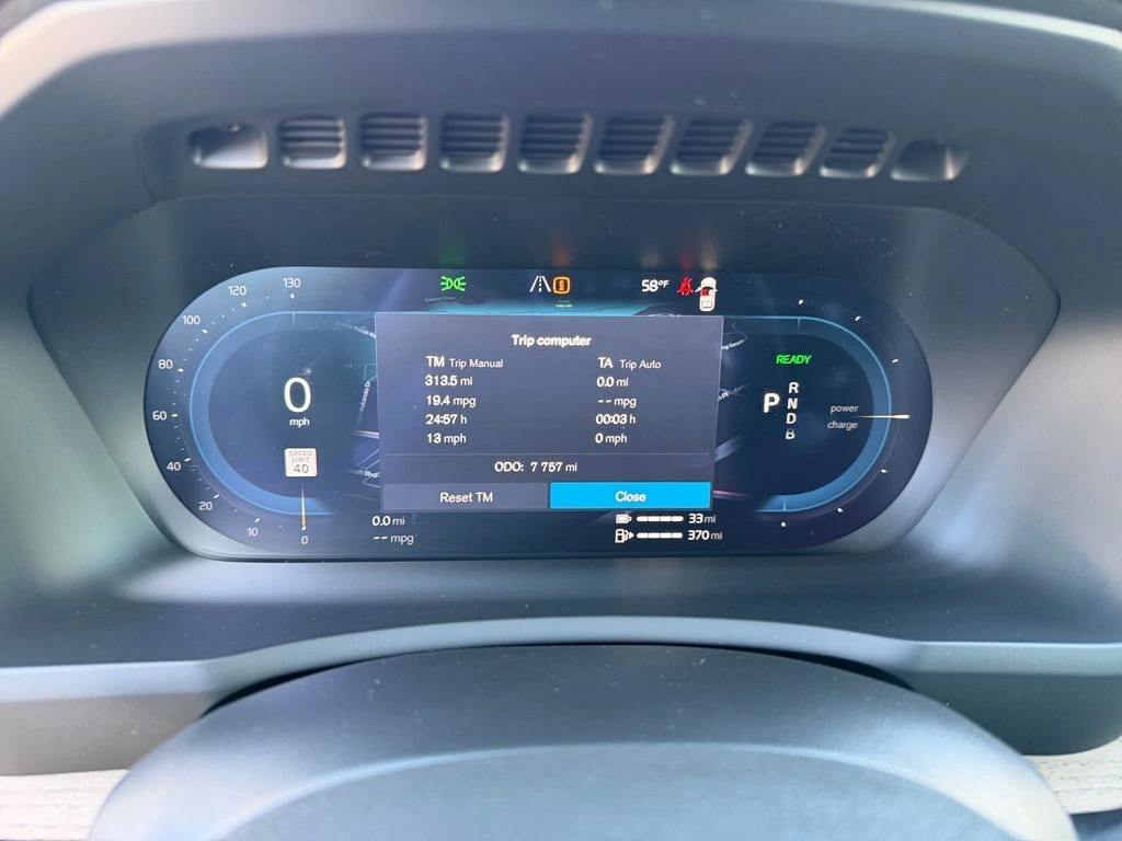 2025 Volvo - image 26