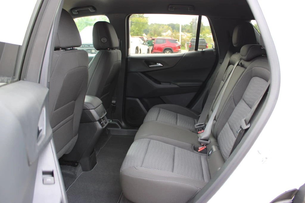 2027 Chevrolet Equinox LT - Photo 30