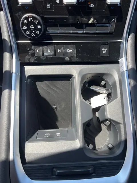 2026 Nissan Armada SL photo 14