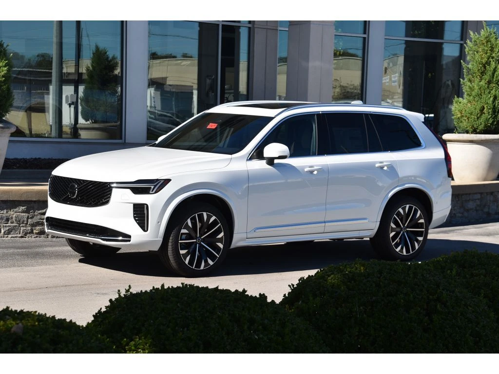 2026 Volvo - image 7