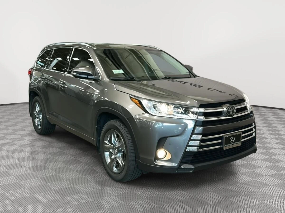 2017 Toyota Highlander Limited Platinum 4x4 V6's photo